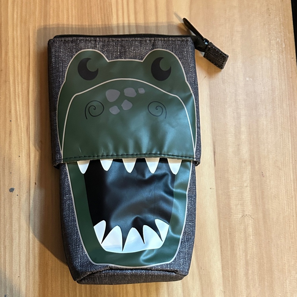 Thirty-One Kids Crocodile Toiletry Bag - Green and Black
